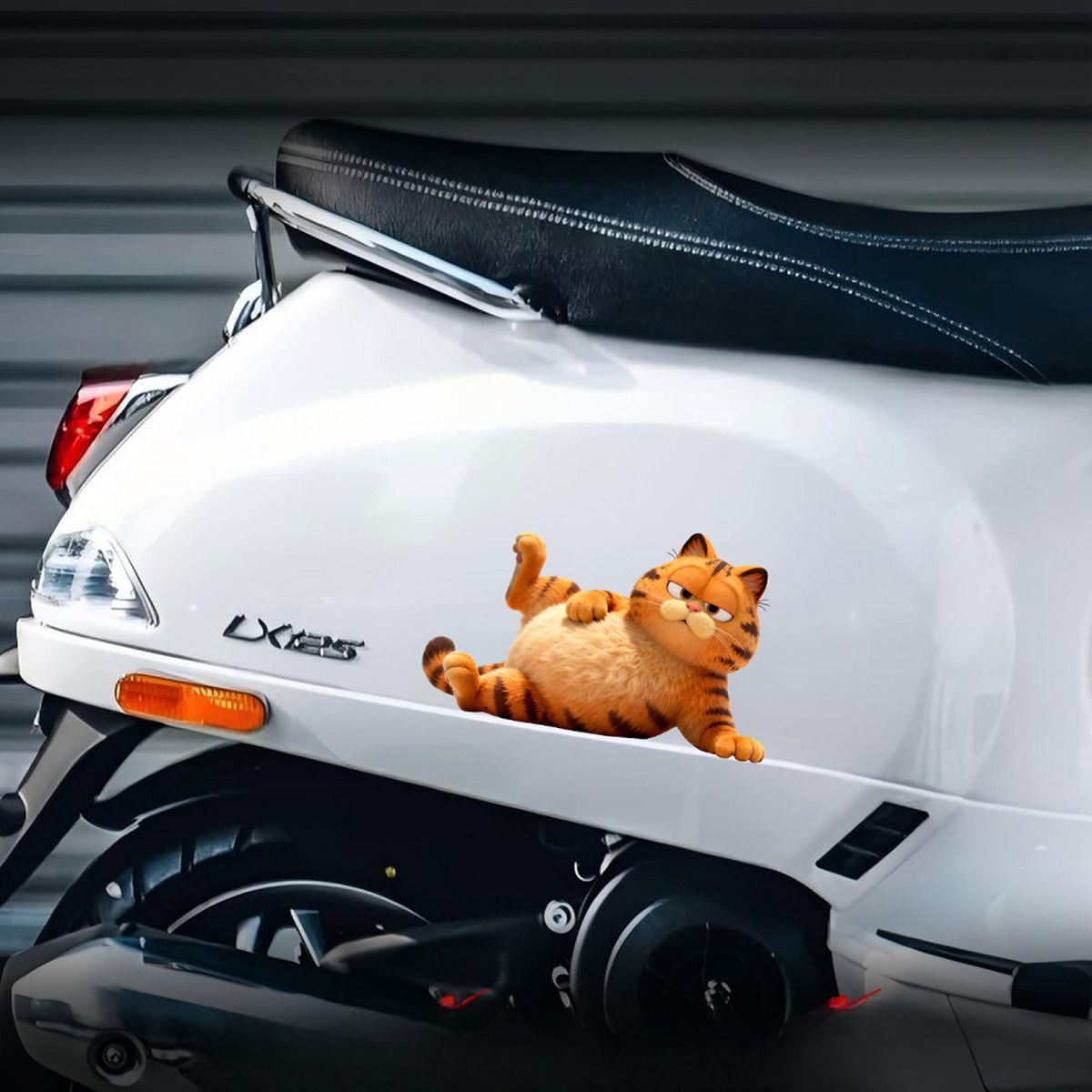 かわいいガーフィールド漫画ビニールステッカー防水電動バイクボ - Anime Cosplay Cute のレビューと価格